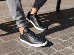 basket homme noir semelle blanche