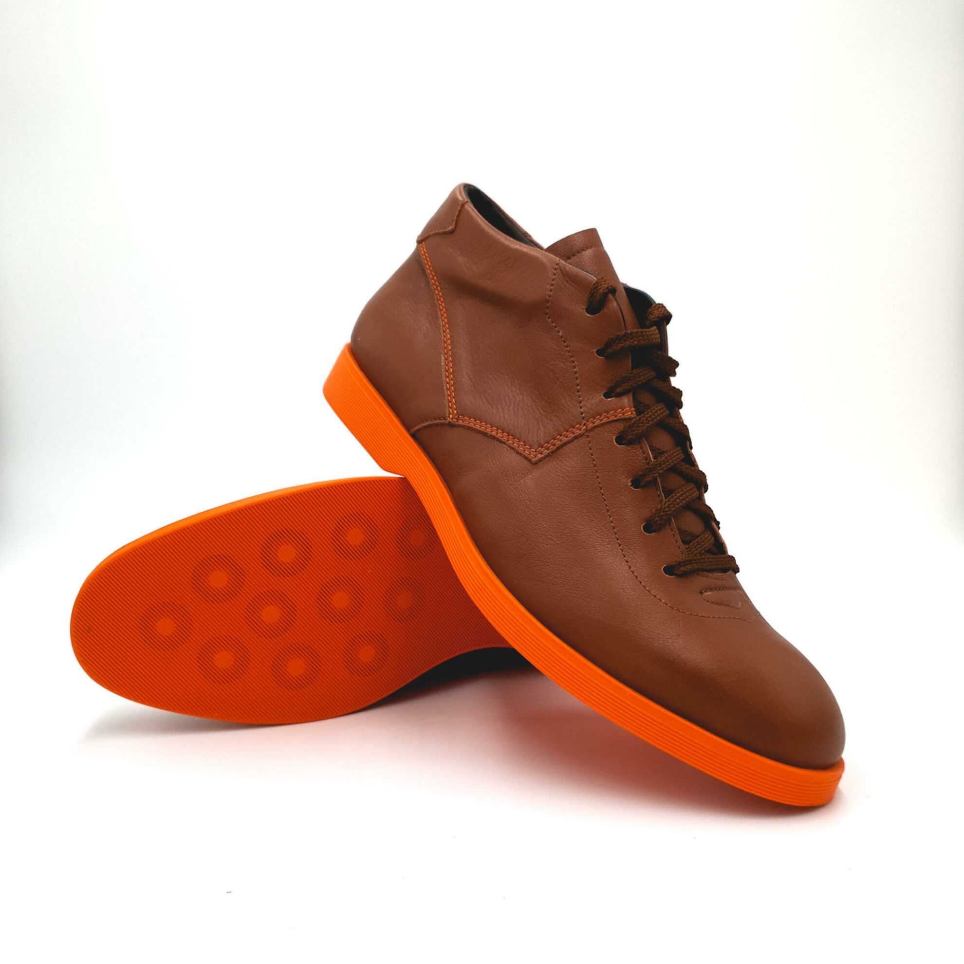 Fin de série 44 - Chaussure Homme Daim Marron - Modèle Enjeu Semelle  Orange - Milémil