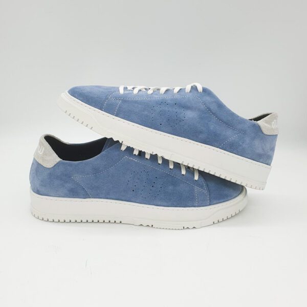 Sneaker bleu
