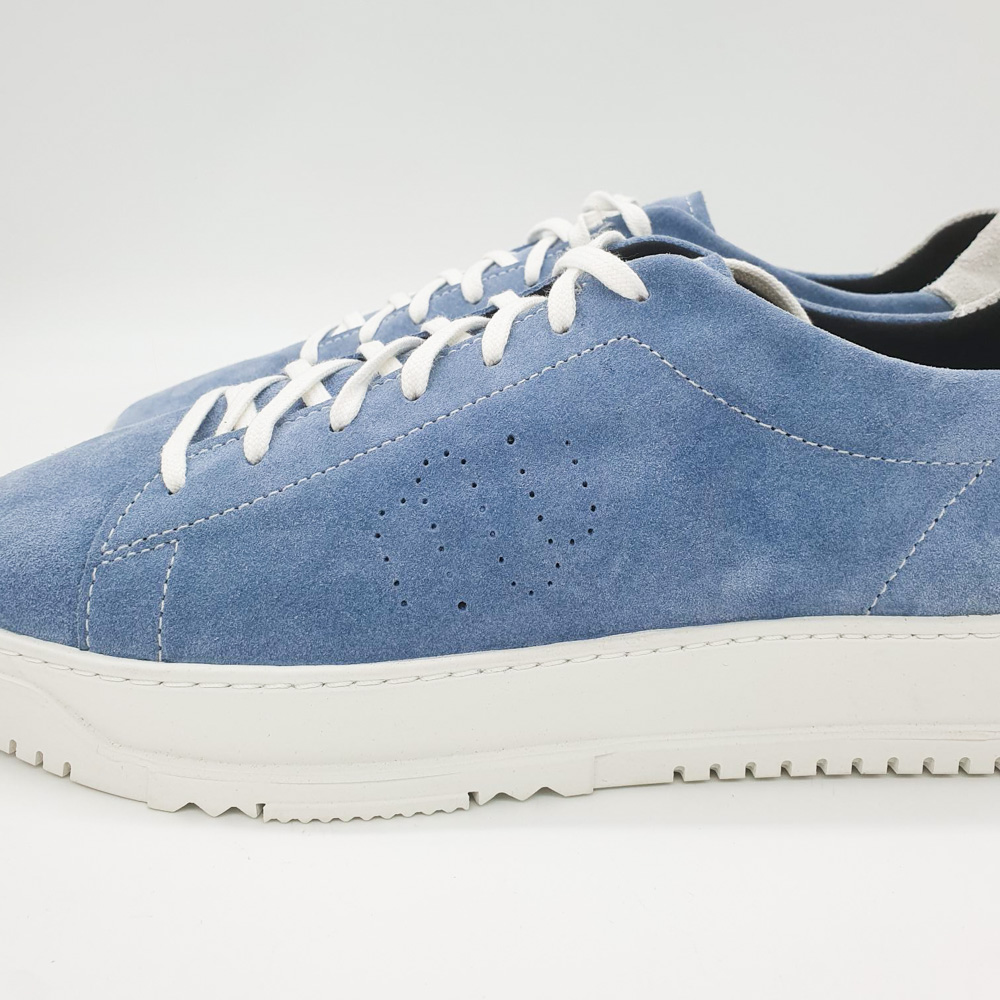 Sneaker bleu