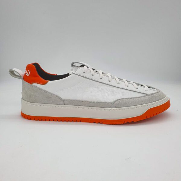 Sneakers Cuir Blanc : modèle "Elegance" - Semelle Blanche et Orange – Image 2