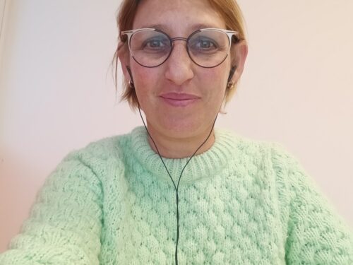 isabelle dhume créatrice de la marque de chaussures milémil accompagne en visio des personnes qui veulent créer leur marque de fabrication de chaussure